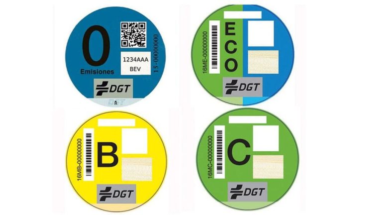 El cambio que prepara la DGT y que hará que perdamos una mítica pegatina