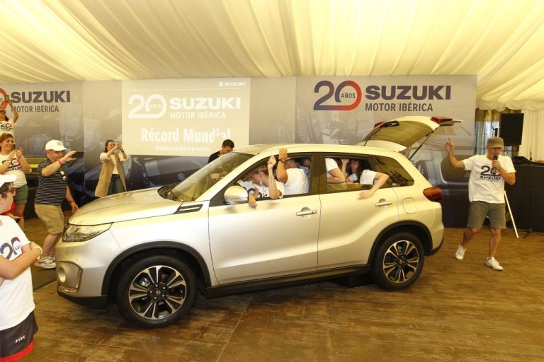 ¿Cuántas personas cogen dentro de un Suzuki Vitara? Aquí está la respuesta