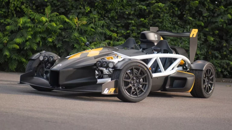 Ariel Atom 4R. Con un vitaminado motor de Honda Civic Type R