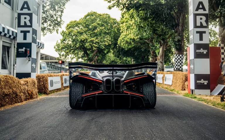 Así se enfrentaron el Bugatti Bolide y Andy Wallace a Goodwood