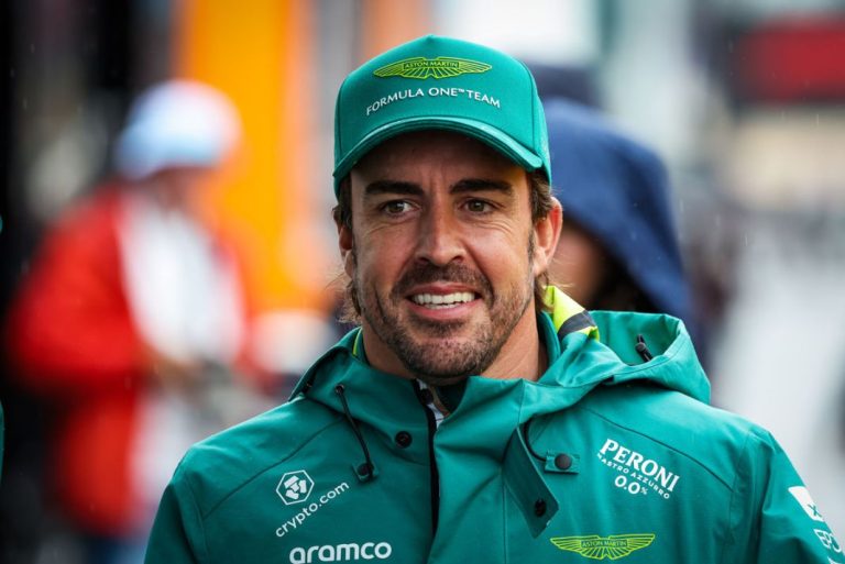 Fernando Alonso y Aston Martin echan el cierre a la temporada