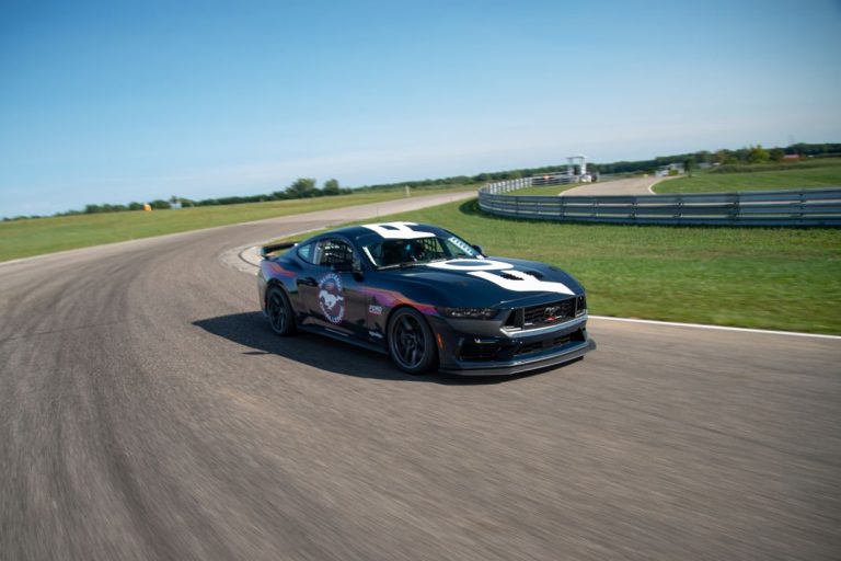 El salvaje Ford Mustang Dark Horse R de más de 500 CV es perfecto para tus track days