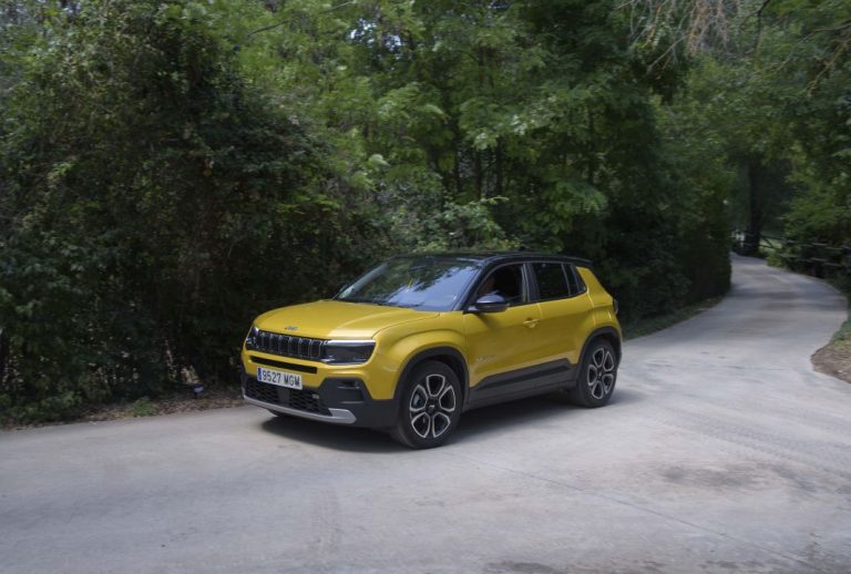 Los Jeep Avenger y Grand Cherokee ya están aquí… y lo celebramos probando toda la gama