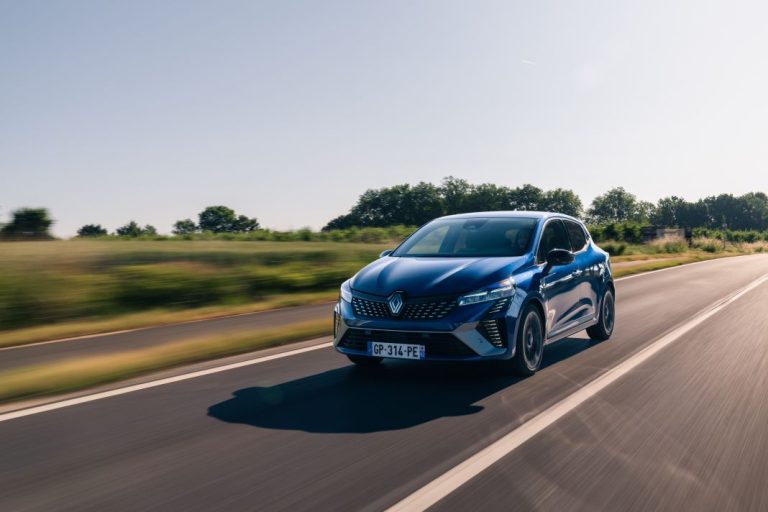 Conducimos el nuevo Renault Clio 2023. Más que un restyling