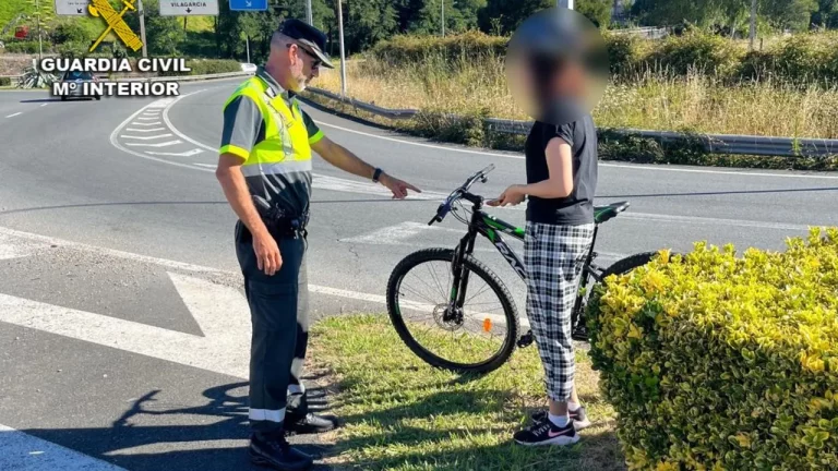 ¿Me puede multar la DGT por negarme a realizar una prueba de alcoholemia si voy en bici?