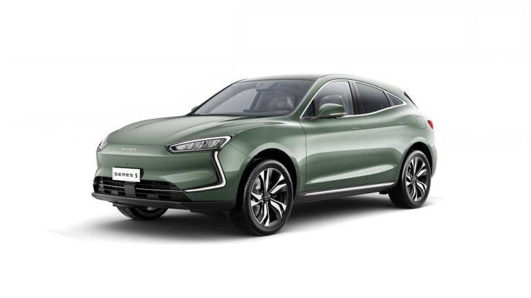 Ofensiva Seres: cinco modelos eléctricos en menos de un año