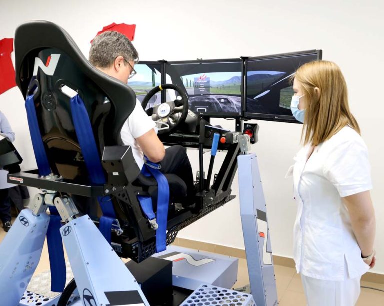 Hyundai rehabilita a pacientes con daño cerebral gracias a su simulador