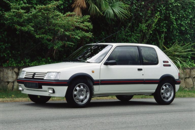 Peugeot 205 GTI 1.6, GTI PTS, GTI 1.9, CTI… Así son las versiones deportivas de este cuarentón