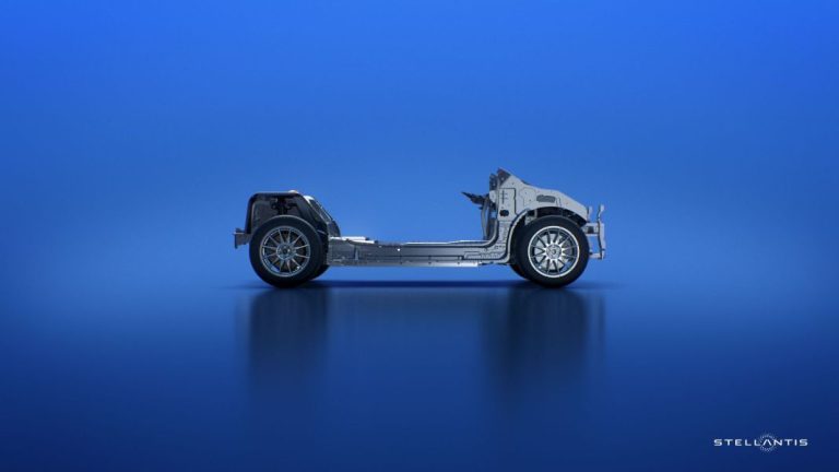 La nueva plataforma para vehículos eléctricos de Stellantis promete 700 km de autonomía