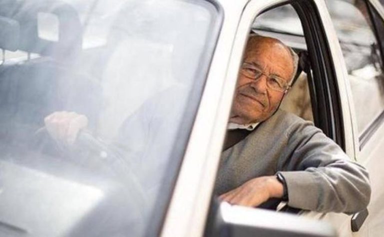 Esto opina la DGT sobre retirar el carnet de conducir a los 65 años