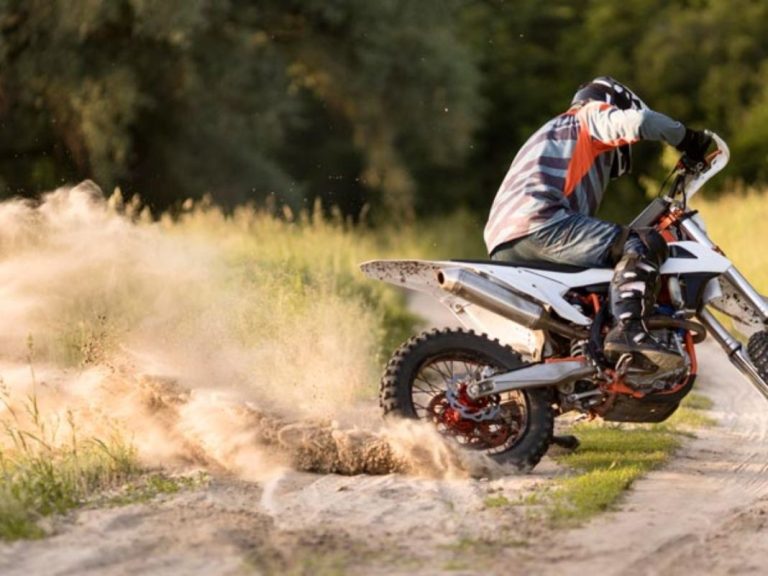 Motero: esto es lo que debes hacer antes y después de tu ruta en moto