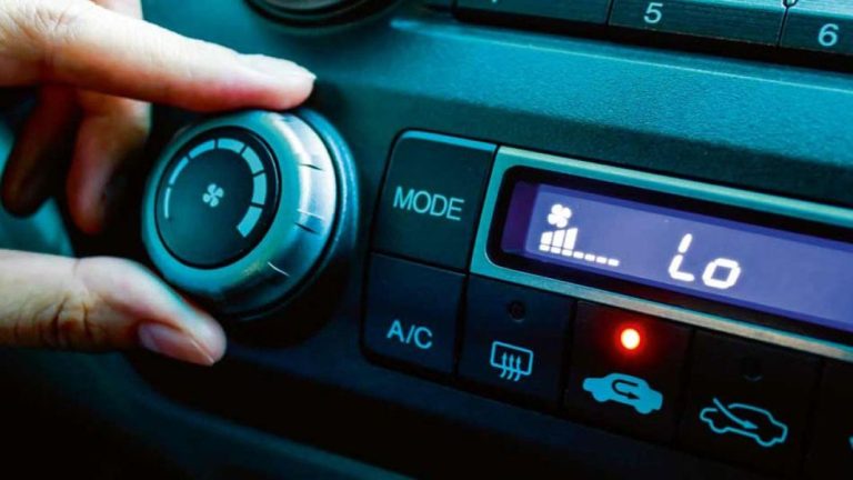 Así puedes recargar barato el aire acondicionado de tu coche