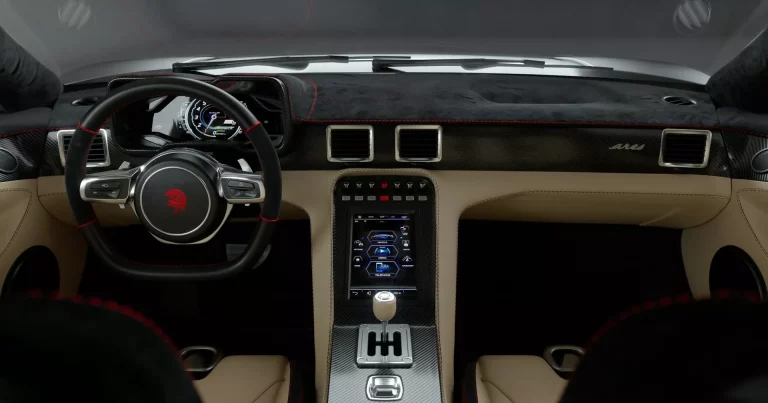 Este elemento está desapareciendo de los coches modernos: Y la DGT está más preocupada que nunca