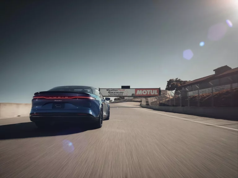 El Lucid Air Sapphire bate al Corvette ZR1X: el eléctrico domina el 0-200-0 mph en 25,7 s