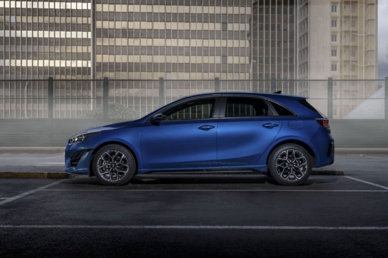 Olvida al Opel Astra, Peugeot 308, Seat León, VW Golf… Este es el compacto definitivo: más barato y con etiqueta ECO