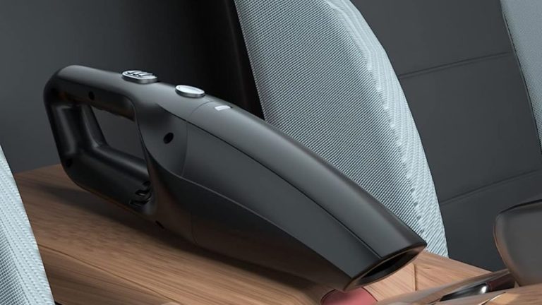 Aspiradoras de mano tiradas de precio en Amazon para mantener el coche limpio durante tus vacaciones