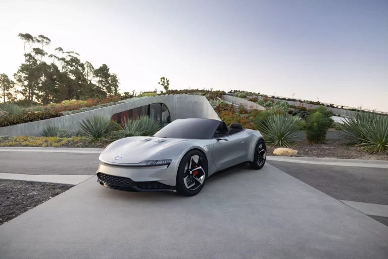 Fisker Ronin EV: el Tesla Roadster -aunque aún no está en el mercado- ya tiene rival
