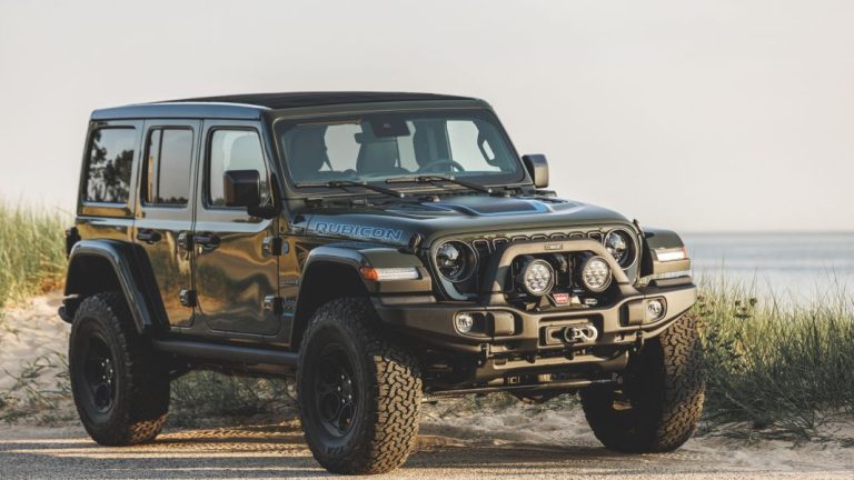 El Jeep Wrangler 2024 mejora sus capacidades todoterreno gracias a AEV