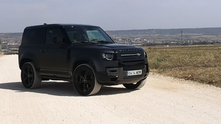 Prueba del Land Rover Defender 90 V8. Una bestia anda suelta