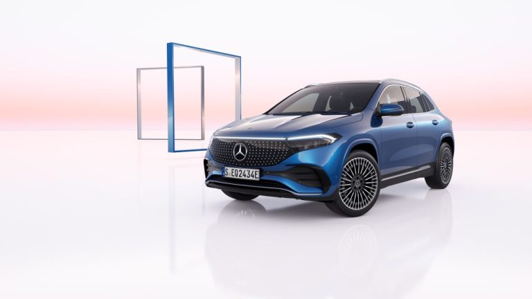 El Mercedes EQA se pone al día en todos los sentidos