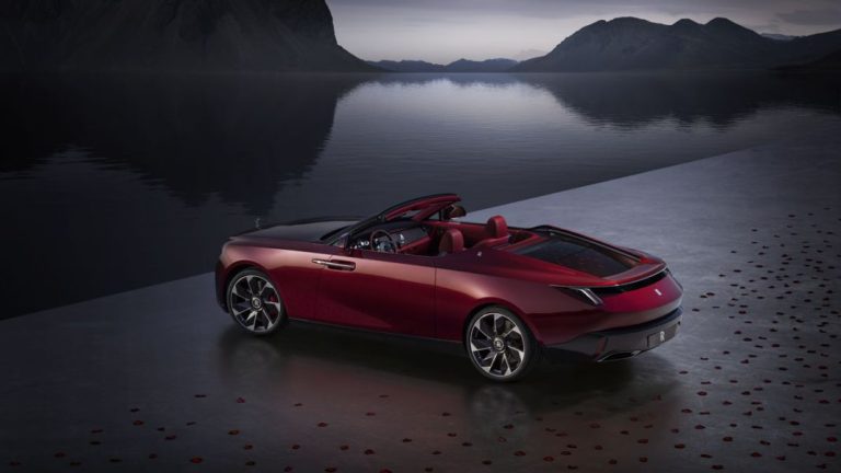 Rolls-Royce La Rose Noire Droptail: decir exclusivo es quedarse muy corto