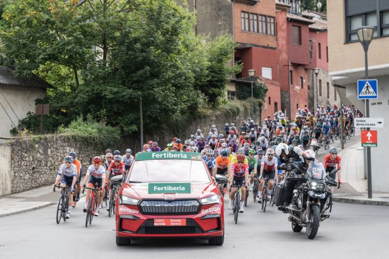 La marca de coches que sigue al mando del Tour de Francia y la Vuelta Ciclista a España