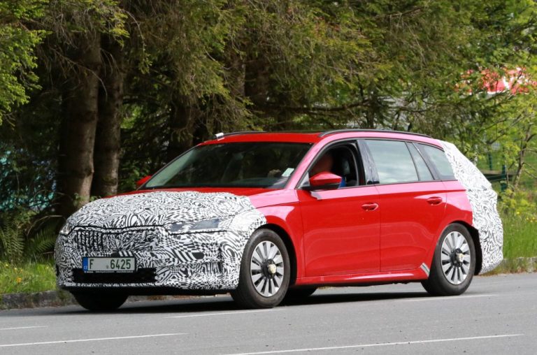 Fotos espía del Skoda Octavia 2024. Cambios para mantenerse al día