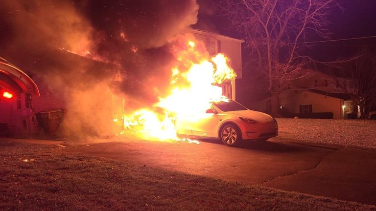 Suecia y Noruega elaboran su propio estudio sobre los incendios de los coches eléctricos. Y este es el veredicto