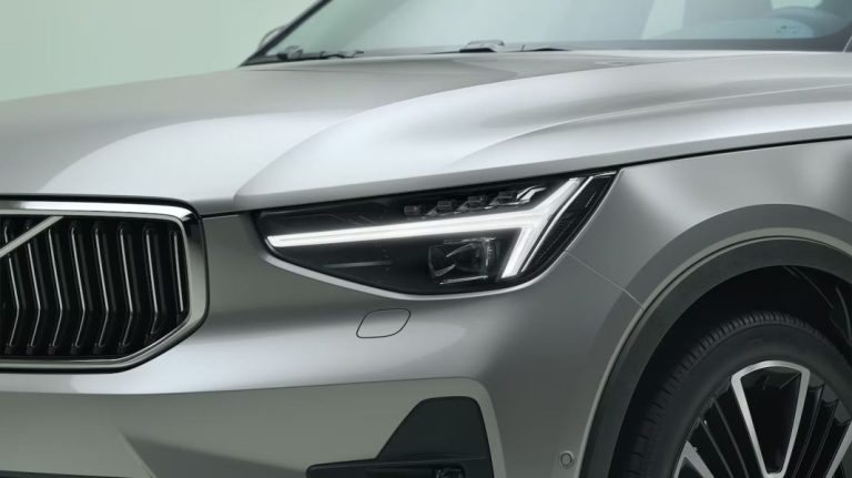 Volvo quiere que tengas un SUV premium con este impresionante descuento para su XC40 que durará todo el verano