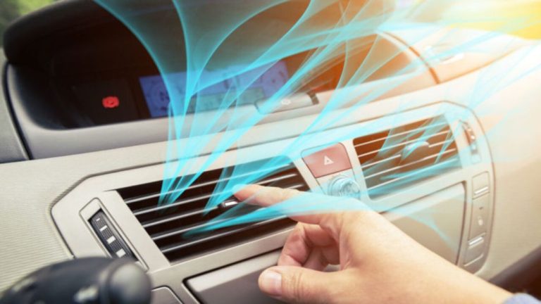 El truco infalible para saber si debes cargar el aire acondicionado del coche