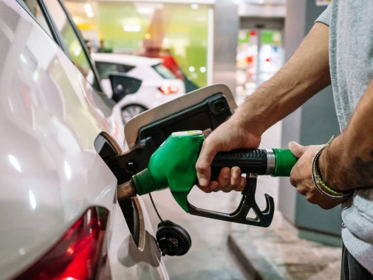 Los cinco consejos clave para ahorrar combustible en la vuelta de vacaciones