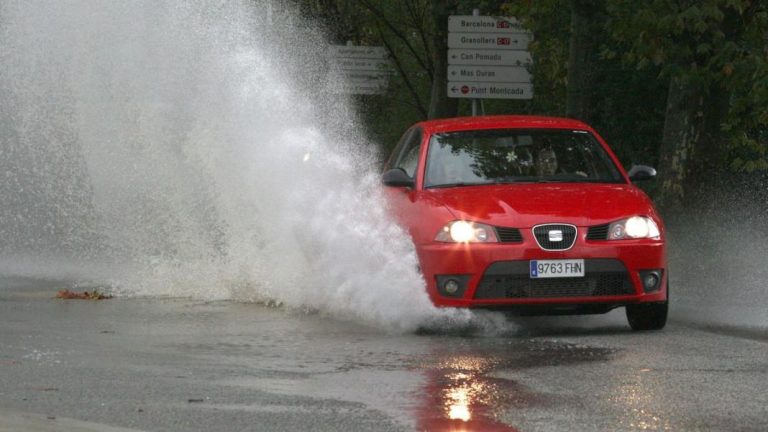 Tormentas de verano: esto es lo que la DGT recomienda que hagas
