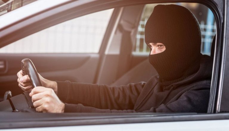 Si no quieres que te roben el coche al aparcar, sigue estos consejos