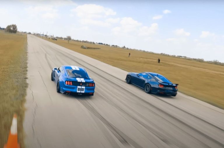 Hennessey enfrenta los Ford Mustang Dark Horse y GT350R. Batalla V8