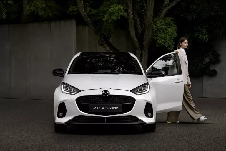 El Mazda2 Hybrid hereda las mejoras de su alma gemela, el Toyota Yaris