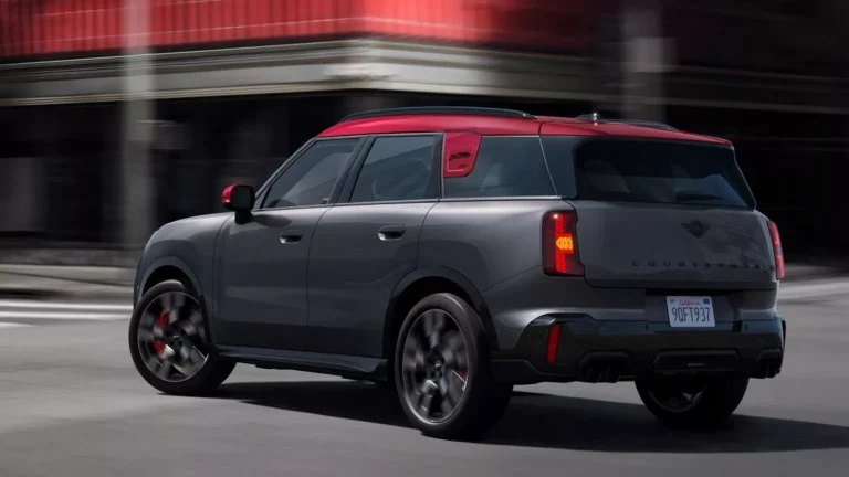 MINI Countryman: llega con motores de gasolina de hasta 300 CV