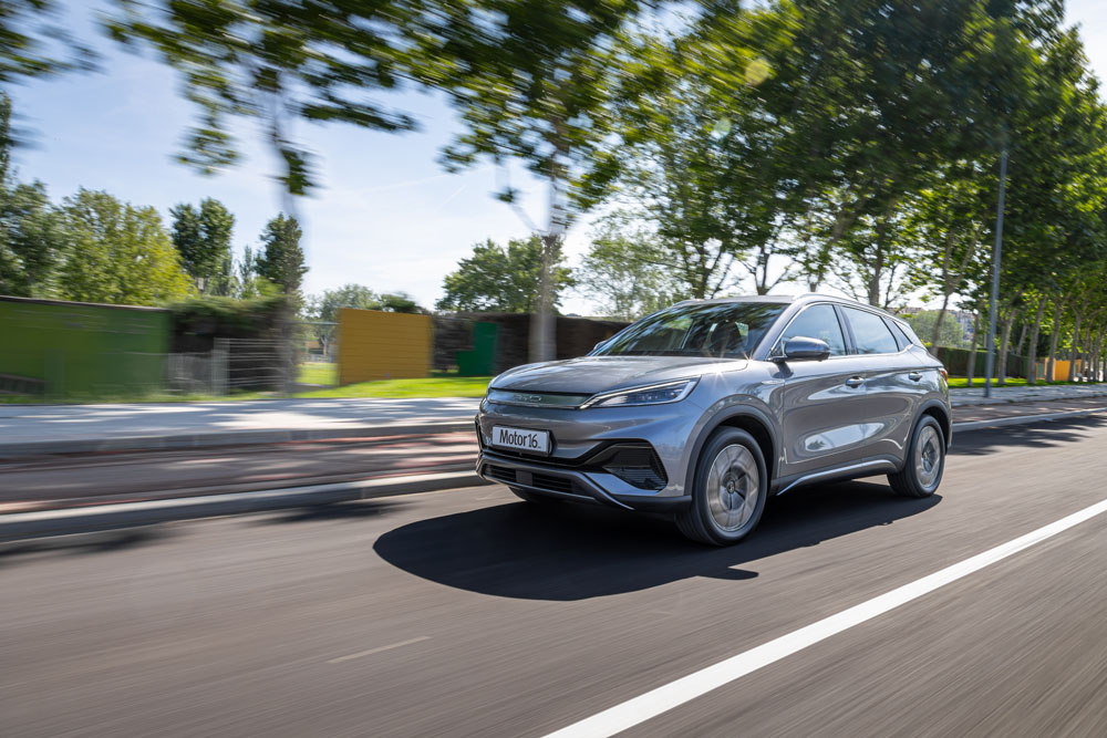 2023 BYD Atto 3. Imagen movimiento. Rival Omoda 5 EV.