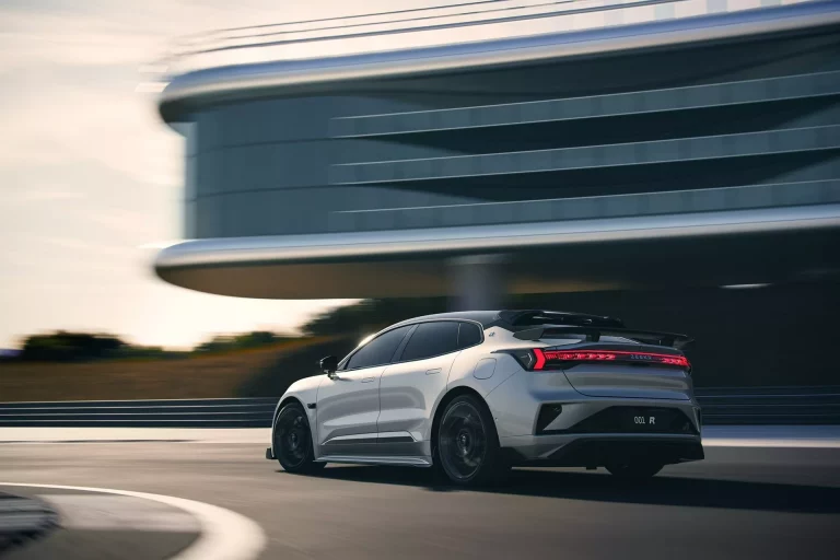 Zeekr 001 FR: 1.265 CV para perder el miedo al Tesla Model S Plaid