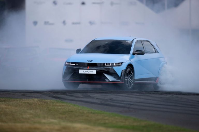 El maestro del drift saca a bailar al Hyundai IONIQ 5 N