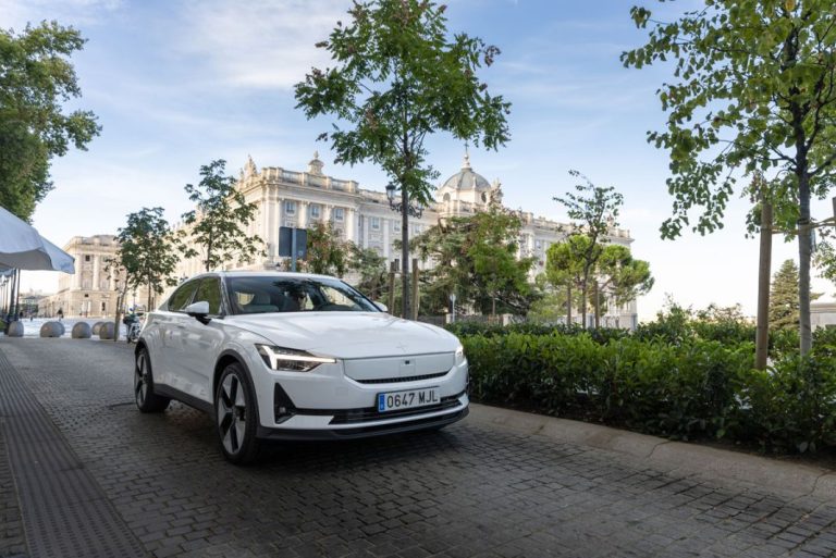Conducimos el Polestar 2 2024. Más potente, más eficiente