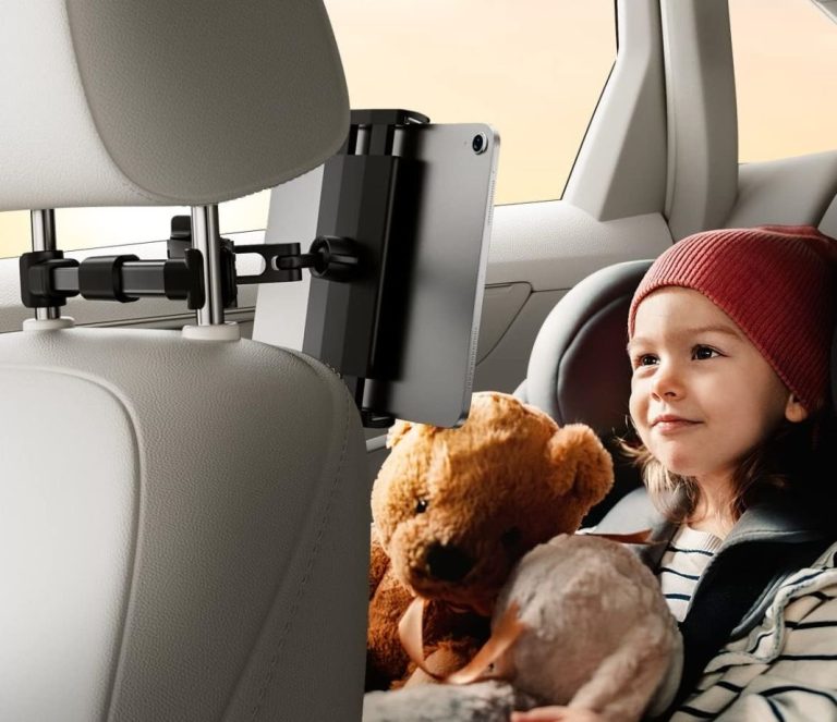 Amazon tiene estos soportes para tablets muy económicos para amenizar los viajes en familia 
