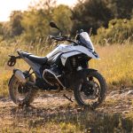 BMW R 1300 GS 2026 estrena escape Akrapovič de serie y anticipa novedades en Europa