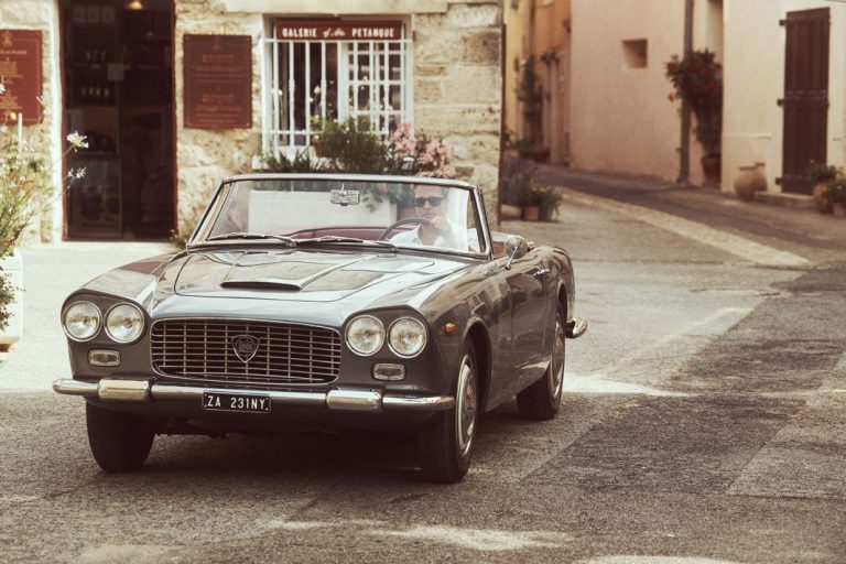 Este es el coche clásico que ha elegido Brad Pitt