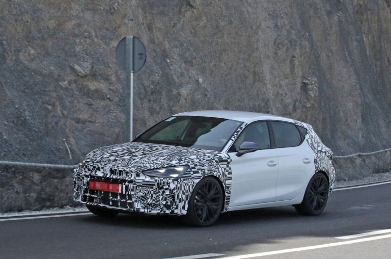 Fotos espía del Cupra León 2024. Una nueva cara