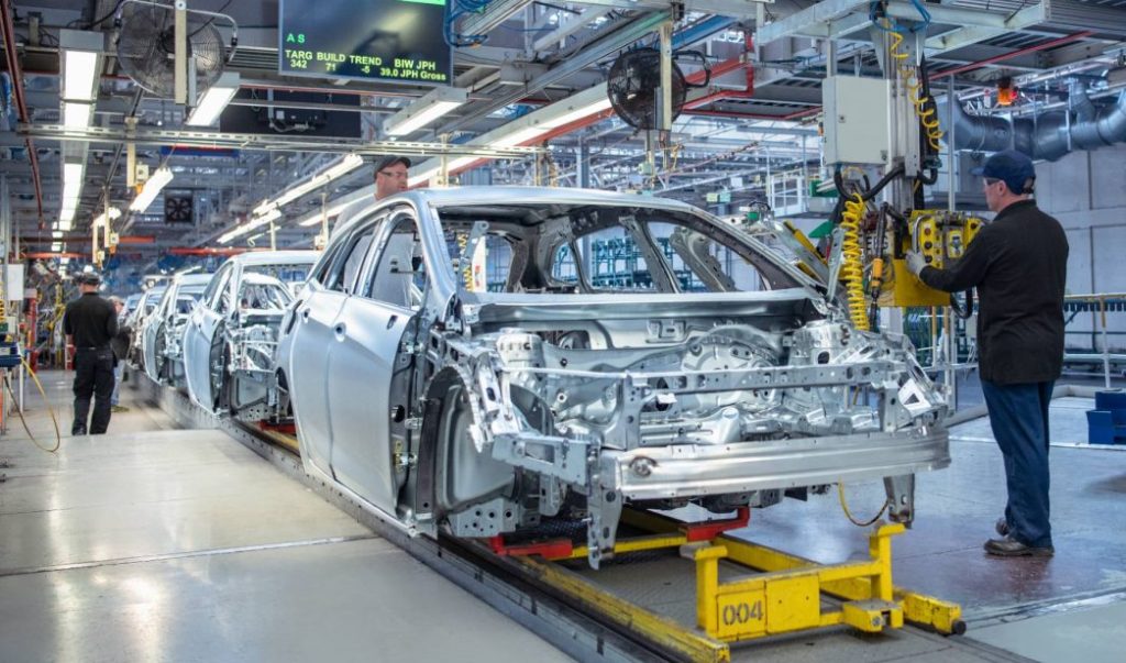 El Gobierno no quiere prórroga y te prohibirá comprar un coche de combustión en menos de 10 años 111 Motor16 fábrica de coches