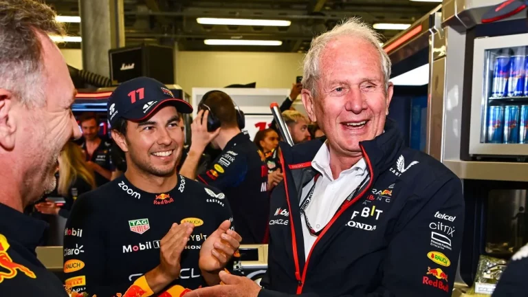 El día en que a Helmut Marko le salió el tiro por la culata con Sergio Pérez