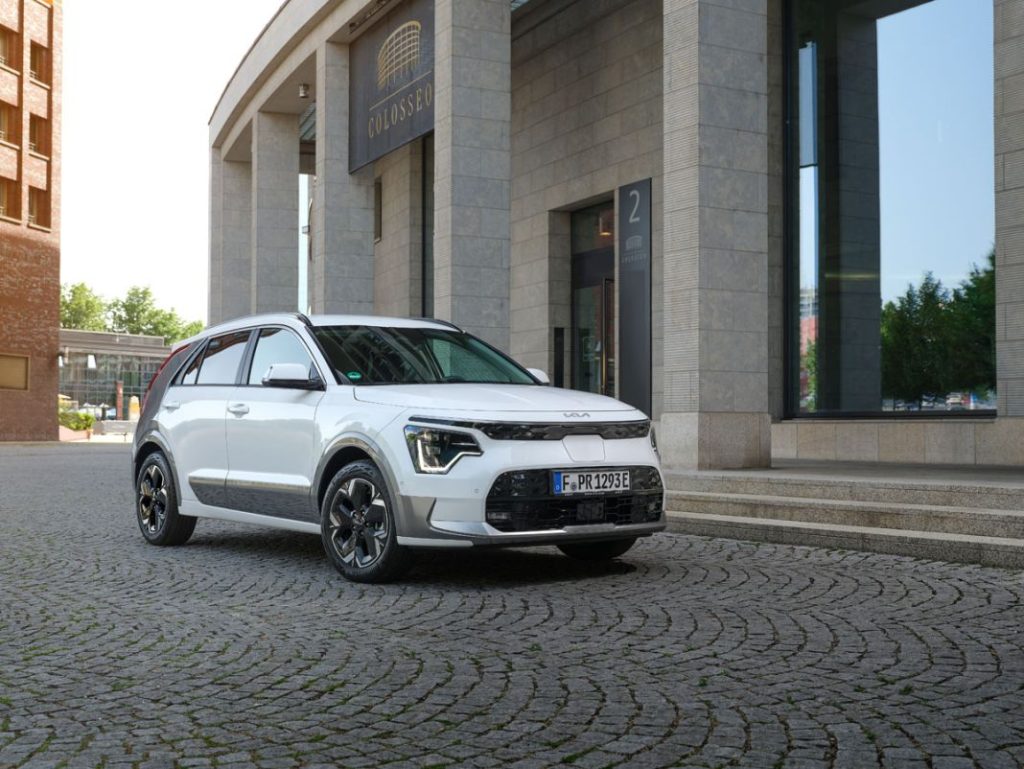 Kia revienta los precios de sus eléctricos con un descuento de 8.630 euros 1 Motor16 2023 Kia e-Niro. Imagen estática.