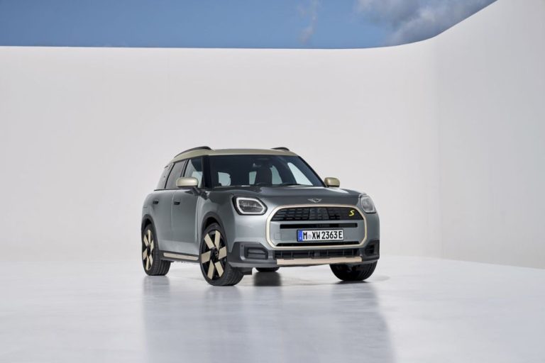 El nuevo Mini Countryman apuesta por la electrificación y la conducción divertida