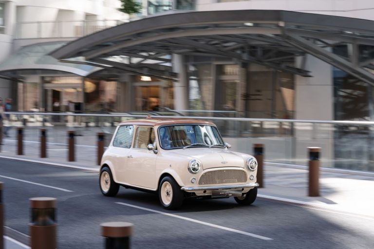 El Mini clásico eléctrico definitivo es obra, cómo no, de David Brown Automotive