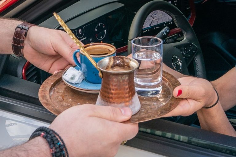 El coche que tiene nombre de café y celebra el Día internacional de esta bebida